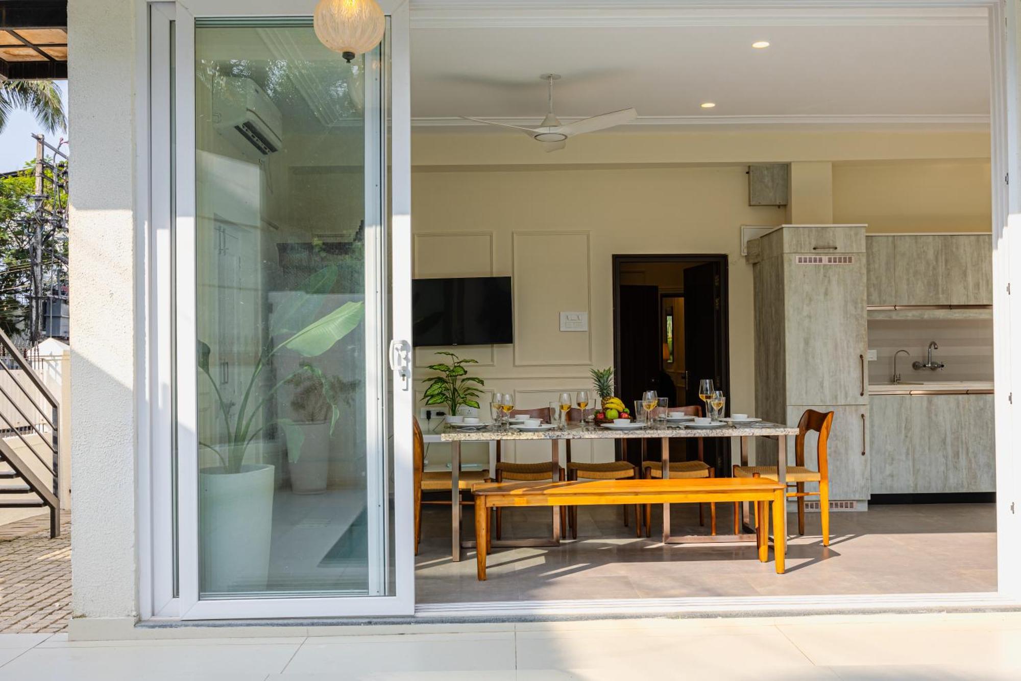 Elivaas 4 Bhk Villa Near Beach With Private Pool & Bar - Casa Boa Vida Candolim Eksteriør billede