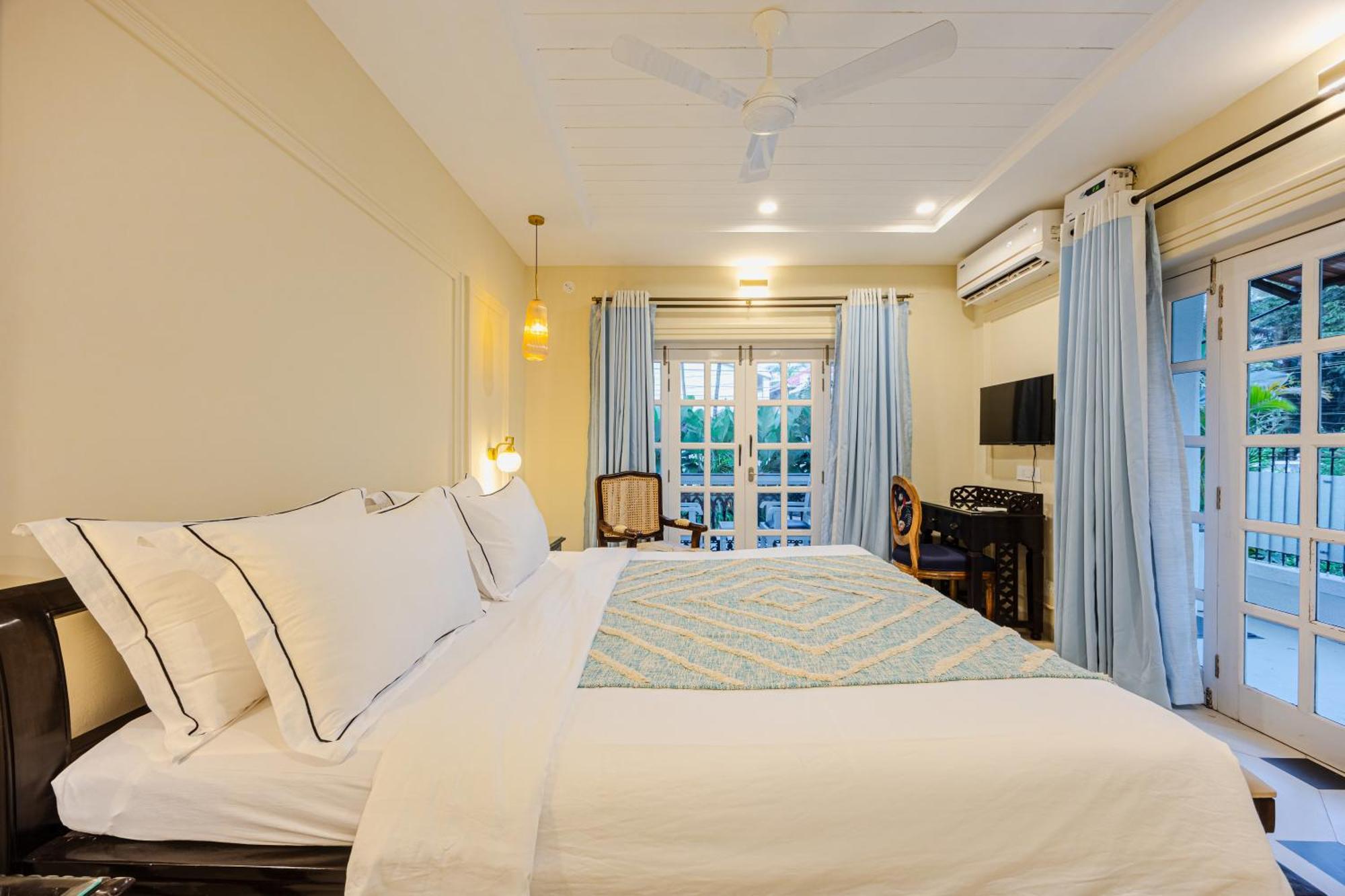 Elivaas 4 Bhk Villa Near Beach With Private Pool & Bar - Casa Boa Vida Candolim Eksteriør billede