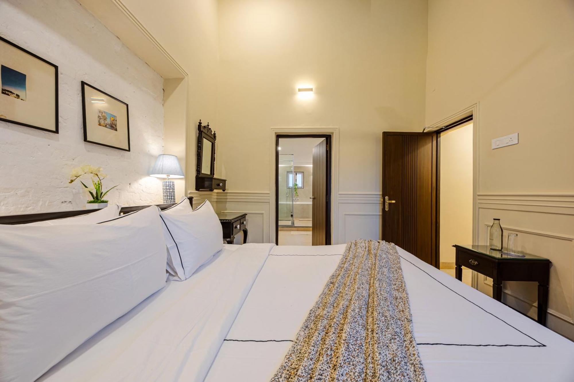 Elivaas 4 Bhk Villa Near Beach With Private Pool & Bar - Casa Boa Vida Candolim Eksteriør billede
