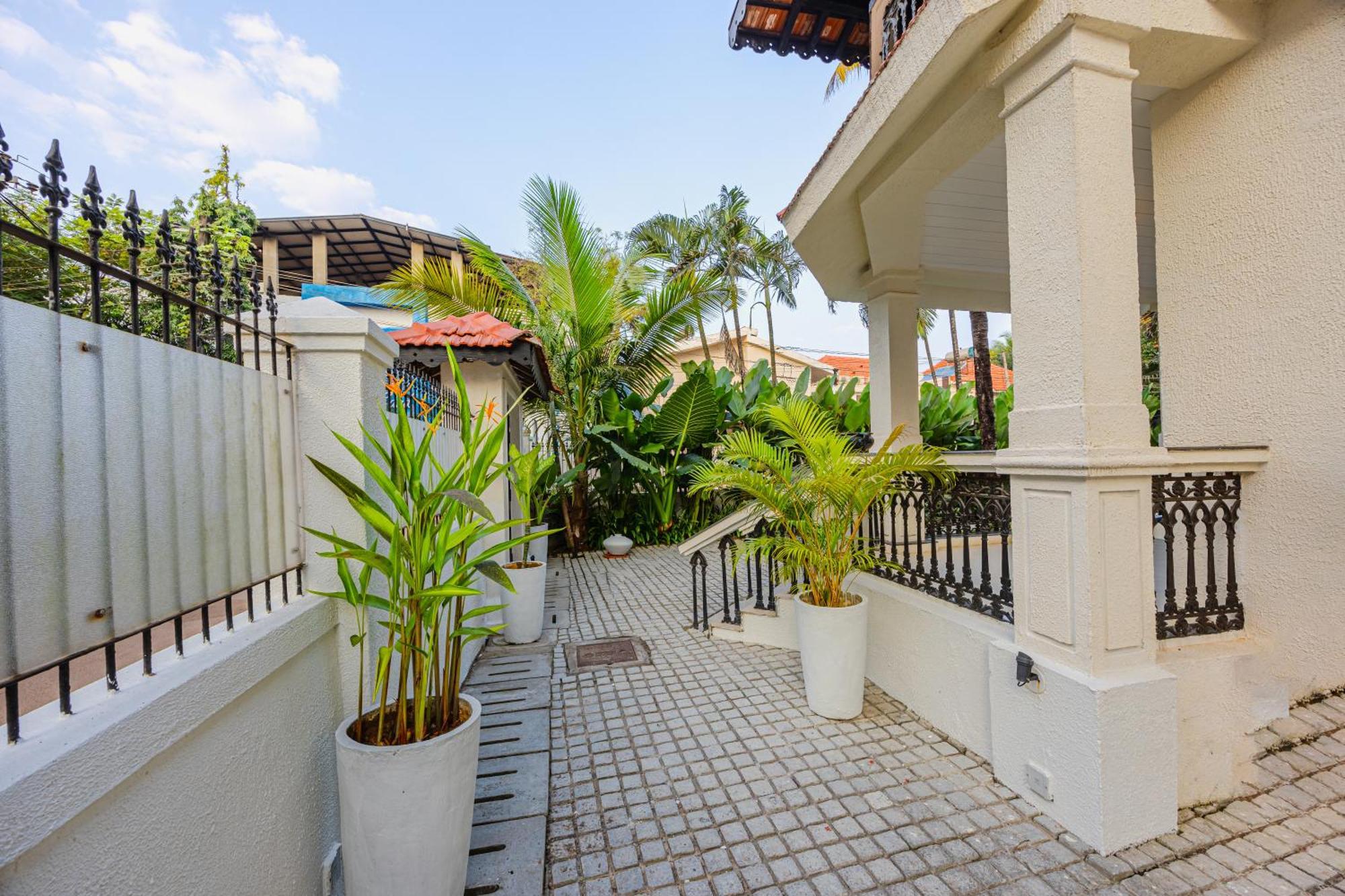 Elivaas 4 Bhk Villa Near Beach With Private Pool & Bar - Casa Boa Vida Candolim Eksteriør billede